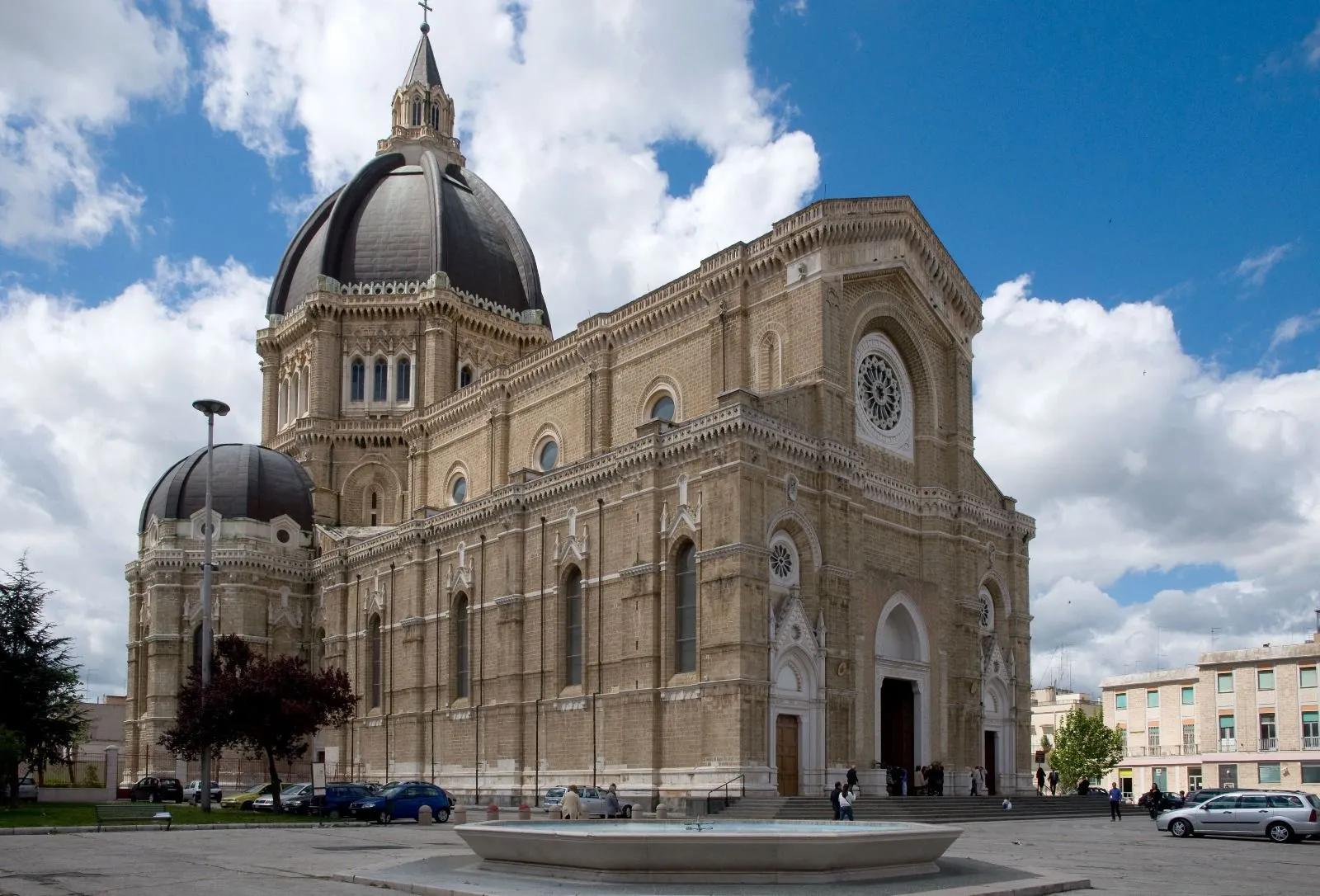 Duomo di Cerignola Dettagli della facciata del Duomo