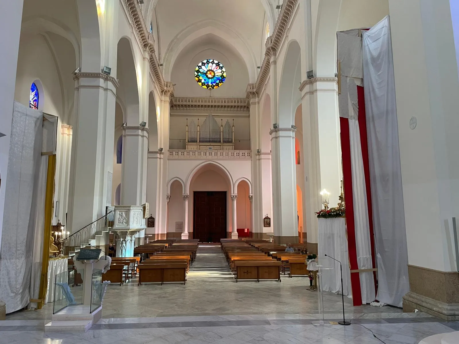 Duomo di Cerignola Cantoria e volte della Cattedrale di Cerignola